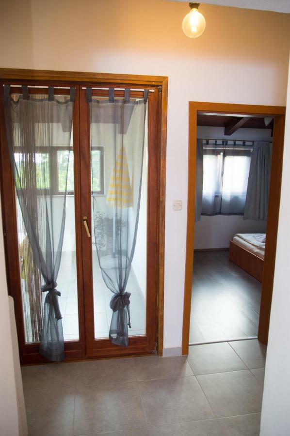 Apartman Garma ロヴィニ エクステリア 写真